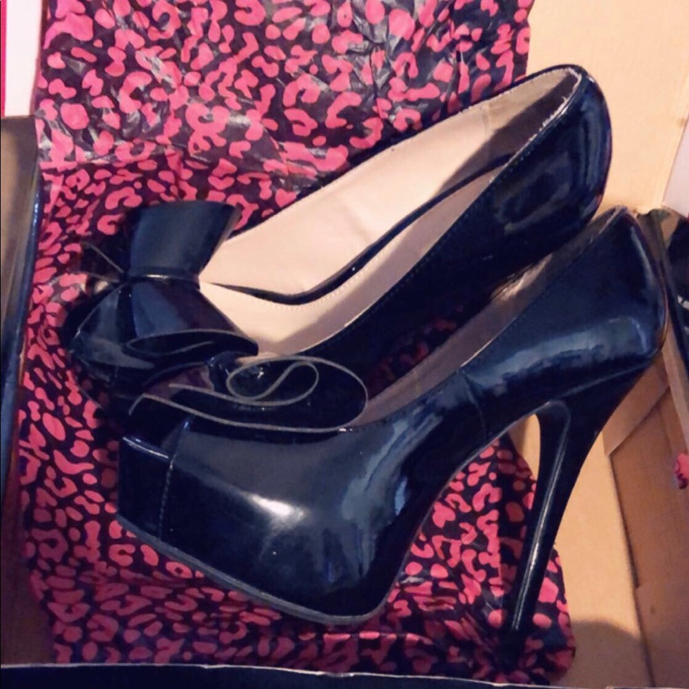 Peep toe stiletto
